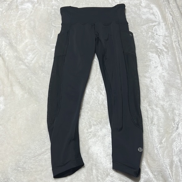 Lululemon Seek The Heat Crop Black size 6 - Picture 3 of 8